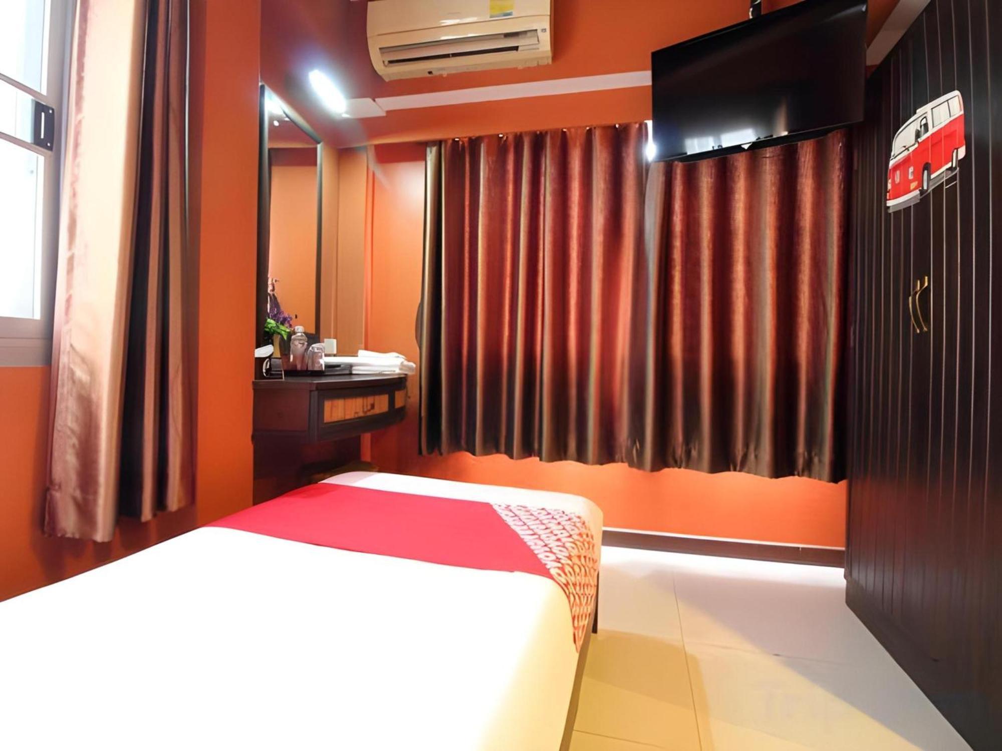 Pannee Lodge Khaosan - Sha Plus Banguecoque Exterior foto
