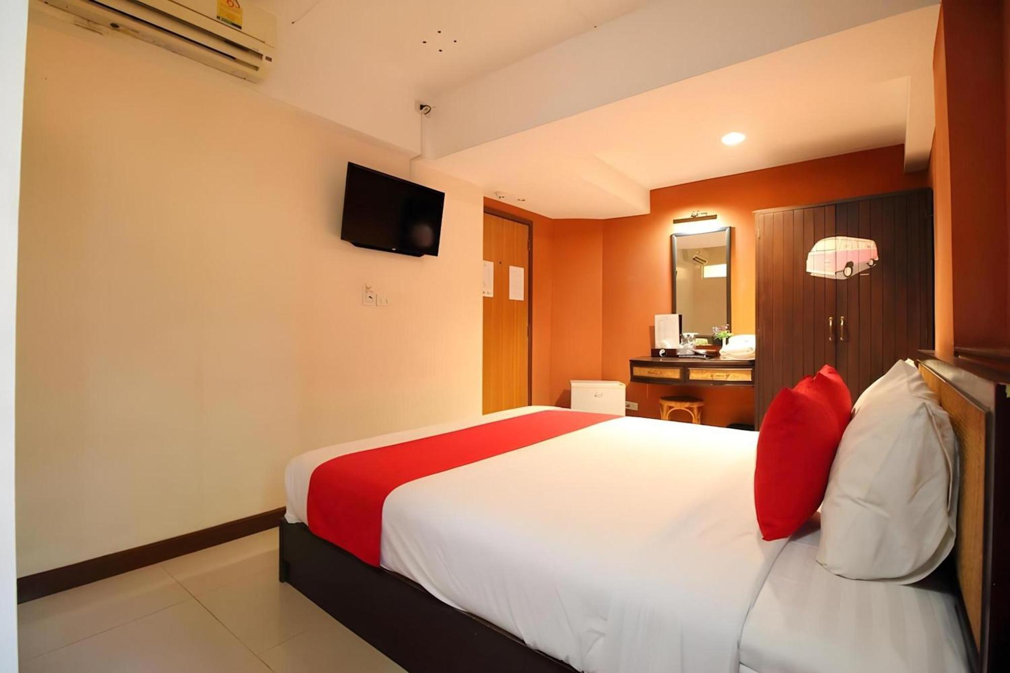 Pannee Lodge Khaosan - Sha Plus Banguecoque Exterior foto