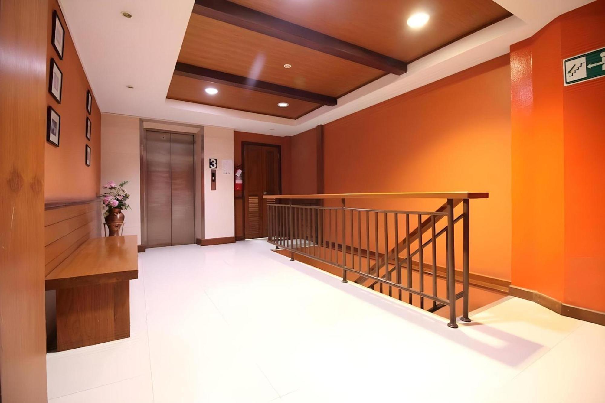 Pannee Lodge Khaosan - Sha Plus Banguecoque Exterior foto